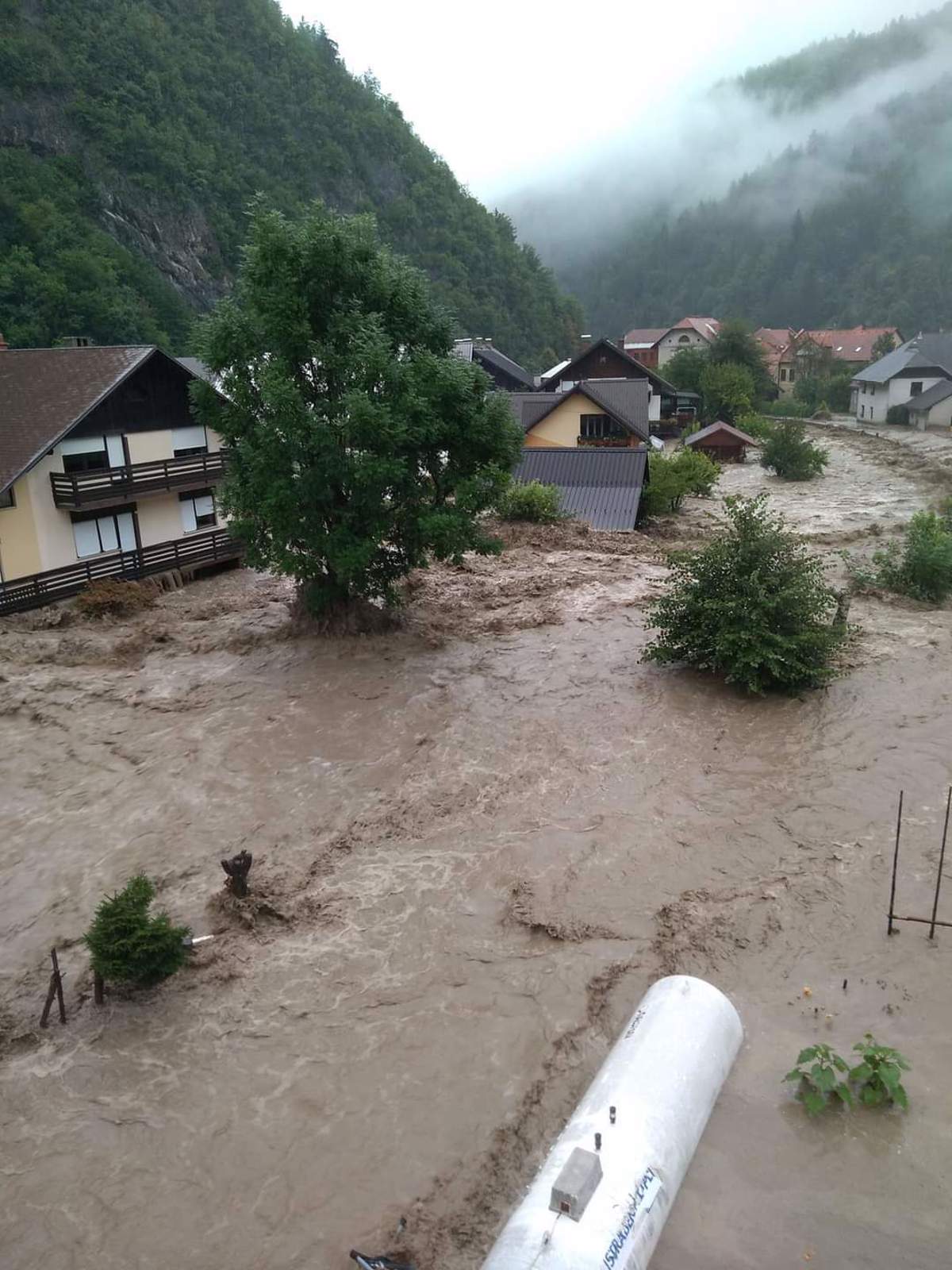 Popoplavna obnova v Črni na Koroškem